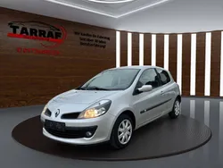 Grau Gebraucht 2007 Renault Clio III Dynamique Limousine | 2.000 € (Fairer Preis)