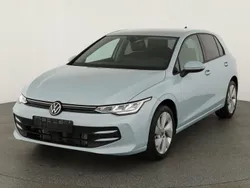 Crystal ice blue metallic Neu 2025 VW Golf VIII Life | 29.445 € (Fairer Preis)