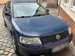 Blau Gebraucht 2000 VW Passat Limousine | 1.399 € (Fairer Preis)