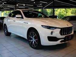 Weiß Gebraucht 2017 Maserati Levante GranLusso SUV | 42.600 €