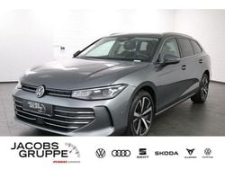 Grau Gebraucht 2024 VW Passat Business Kombi | 35.940 € (Guter Preis)