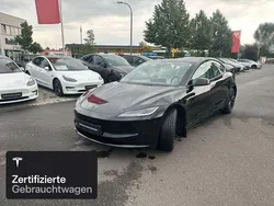 Schwarz Gebraucht 2024 Tesla Model 3 Long Range Limousine | 45.000 €