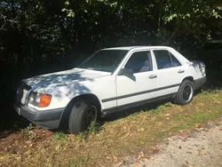 Weiß Gebraucht 1987 Mercedes E300 Limousine | 1.250 €
