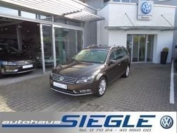 Schwarz metallic Gebraucht 2012 VW Passat Highline Kombi | 18.980 €