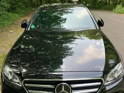 Schwarz Gebraucht 2017 Mercedes E220 AMG Limousine | 28.500 € (Teuer)