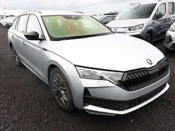 Brillantsilber metallic Neu 2025 Skoda Octavia SportLine Kombi | 34.446 € (Fairer Preis)