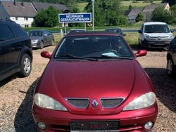 Rot Gebraucht 2002 Renault Mégane Cabriolet Privilege Cabrio | 1.990 € (Teuer)