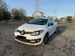 Weiß Gebraucht 2015 Renault Mégane III LIMITED Limousine | 4.499 € (Fairer Preis)