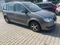 Grau Gebraucht 2010 VW Touran Trendline Van / Kleinbus | 2.590 € (Superpreis)