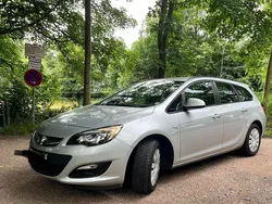Silber Gebraucht 2015 Opel Astra Edition Kombi | 8.900 € (Guter Preis)
