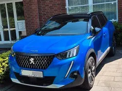 Blau Gebraucht 2020 Peugeot 2008 GT SUV | 22.999 € (Etwas zu teuer)