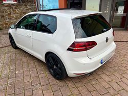 Weiß Gebraucht 2014 VW Golf VII Highline Kleinwagen | 12.800 € (Etwas zu teuer)