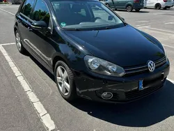 Schwarz Gebraucht 2010 VW Golf VI Limousine | 3.800 € (Fairer Preis)