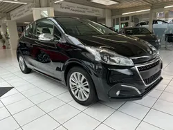 Schwarz Gebraucht 2016 Peugeot 208 Allure Kleinwagen | 7.990 € (Fairer Preis)