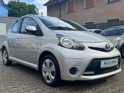 Silber Gebraucht 2012 Toyota Aygo Cool Kleinwagen | 4.800 € (Fairer Preis)