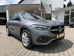Grau Gebraucht 2023 Mercedes GLA200 Progressive SUV | 33.690 € (Guter Preis)