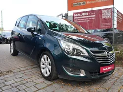 Grün Gebraucht 2016 Opel Meriva Innovation Van / Kleinbus | 10.900 € (Etwas zu teuer)