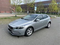 Silber Gebraucht 2015 Volvo V40 Kinetic Kombi | 8.500 € (Guter Preis)