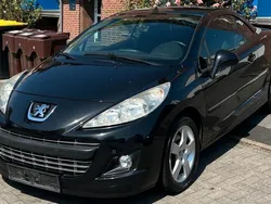 Schwarz Gebraucht 2010 Peugeot 207 CC Premium Cabrio | 3.490 € (Fairer Preis)