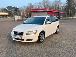 Weiß Gebraucht 2012 Volvo V50 Kinetic Kombi | 3.999 € (Fairer Preis)