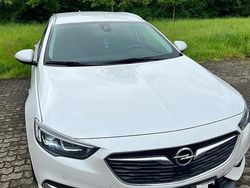 Weiß Gebraucht 2017 Opel Insignia Kombi | 21.500 €