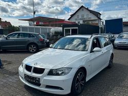 Weiß Gebraucht 2008 BMW 318 Kombi | 1.300 €