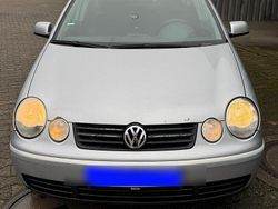 Grau Gebraucht 2003 VW Polo Kleinwagen | 1.300 € (Fairer Preis)