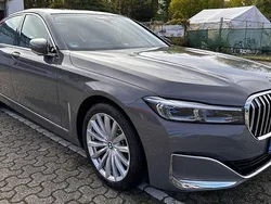Grau Gebraucht 2020 BMW 745e Limousine | 51.500 € (Fairer Preis)