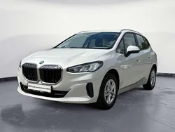 Mineralweiß metallic Gebraucht 2022 BMW 218 Van / Kleinbus | 22.860 € (Guter Preis)