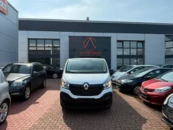 Weiß Gebraucht 2016 Renault Trafic Komfort Van | 11.999 € (Guter Preis)