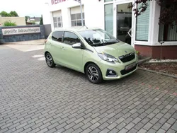 Grün Gebraucht 2021 Peugeot 108 Collection Kleinwagen | 11.790 € (Fairer Preis)