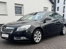 Schwarz Gebraucht 2012 Opel Insignia Innovation Limousine | 6.500 € (Etwas zu teuer)