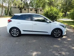 Weiß Gebraucht 2018 Hyundai i20 Style Kleinwagen | 11.600 € (Fairer Preis)
