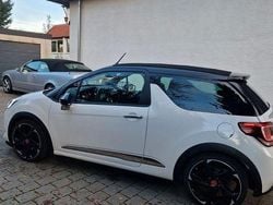 Weiß Gebraucht 2017 DS Automobiles DS3 Cabriolet Performance Black Special Cabrio | 12.000 €