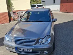 Silber Gebraucht 2006 Mercedes 220 Limousine | 7.500 €