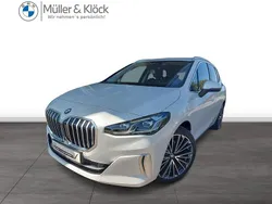 Mineralweiß Gebraucht 2022 BMW 220 Active Tourer Sport Line Van / Kleinbus | 26.990 € (Guter Preis)