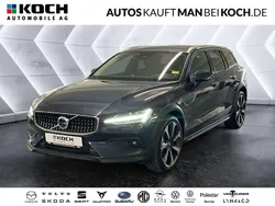 Denim blue metallic (723) Gebraucht 2024 Volvo V60 CC Ultimate Kombi | 47.890 € (Etwas zu teuer)