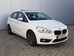 Weiß Gebraucht 2015 BMW 218 Active Tourer Luxury Line Van / Kleinbus | 14.999 € (Fairer Preis)