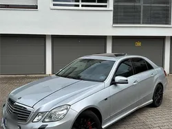 Silber Gebraucht 2010 Mercedes E500 AMG Limousine | 17.800 €