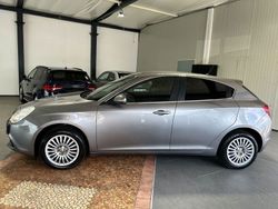 Grau Gebraucht 2012 Alfa Romeo Giulietta Turismo Kleinwagen | 7.990 € (Etwas zu teuer)
