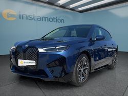 Blau Gebraucht 2022 BMW iX SUV | 48.499 € (Fairer Preis)