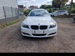 Weiß Gebraucht 2009 BMW 325 Limousine | 6.650 € (Fairer Preis)