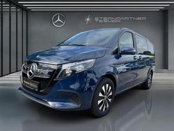 Blau Gebraucht 2024 Mercedes EQV300 Van / Kleinbus | 44.900 € (Guter Preis)