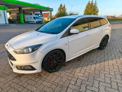 Weiß Gebraucht 2017 Ford Focus ST Kombi | 8.333 € (Fairer Preis)