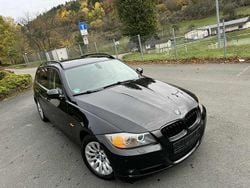 Schwarz Gebraucht 2009 BMW 320 Kombi | 5.350 € (Fairer Preis)