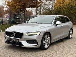 Silber Gebraucht 2019 Volvo V60 Momentum Kombi | 19.999 € (Fairer Preis)
