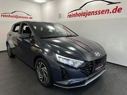 Grau Gebraucht 2024 Hyundai i20 Limousine | 17.450 € (Guter Preis)