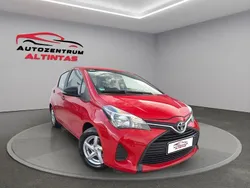 Rot Gebraucht 2015 Toyota Yaris Basis Limousine | 7.490 € (Guter Preis)