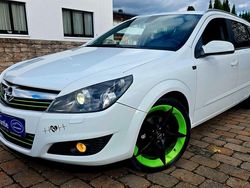 Weiß Gebraucht 2009 Opel Astra Kombi | 2.499 € (Fairer Preis)