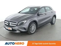 Grau Gebraucht 2015 Mercedes GLA250 Urban SUV | 20.250 € (Fairer Preis)
